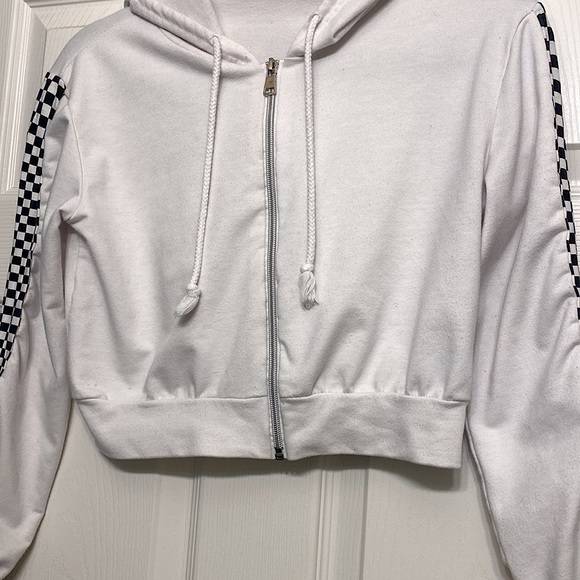 Two piece set - Picture 10 of 11